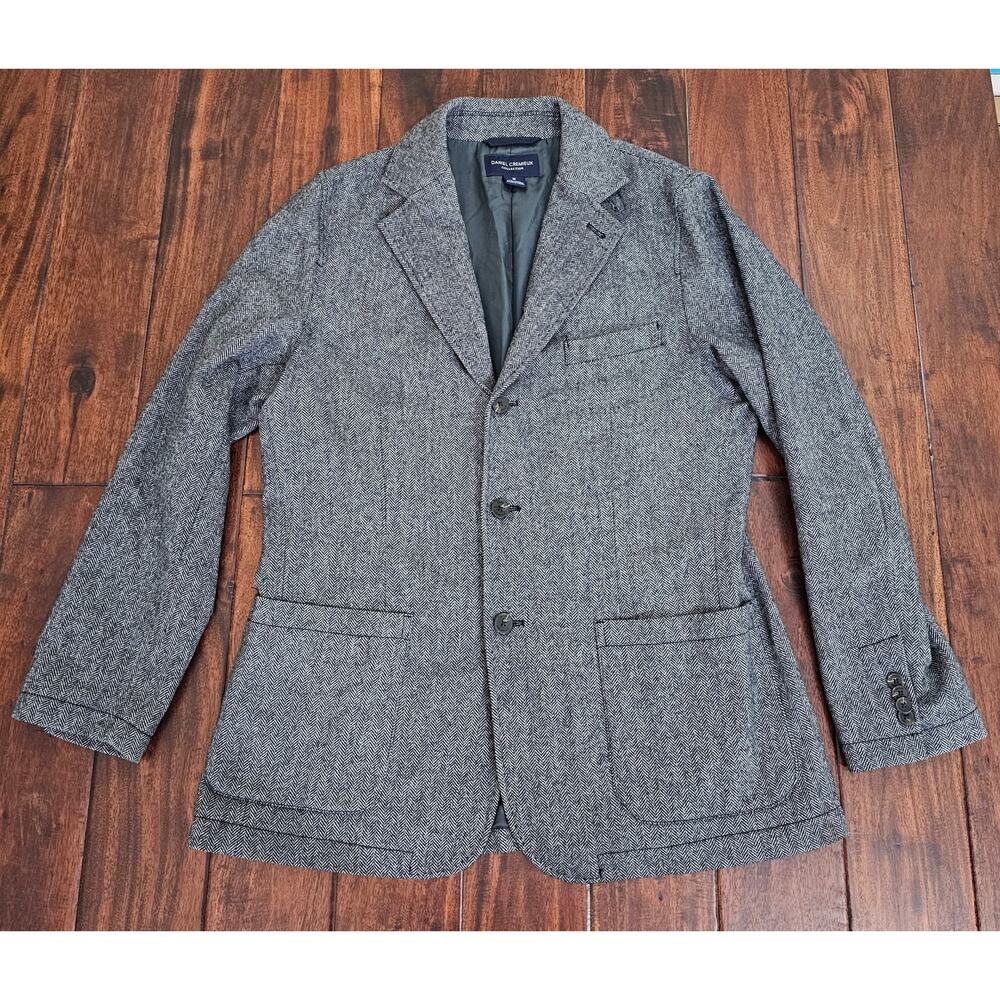Daniel Cremieux gray herringbone blazer. Wool and cashmere . Mens Size Medium
